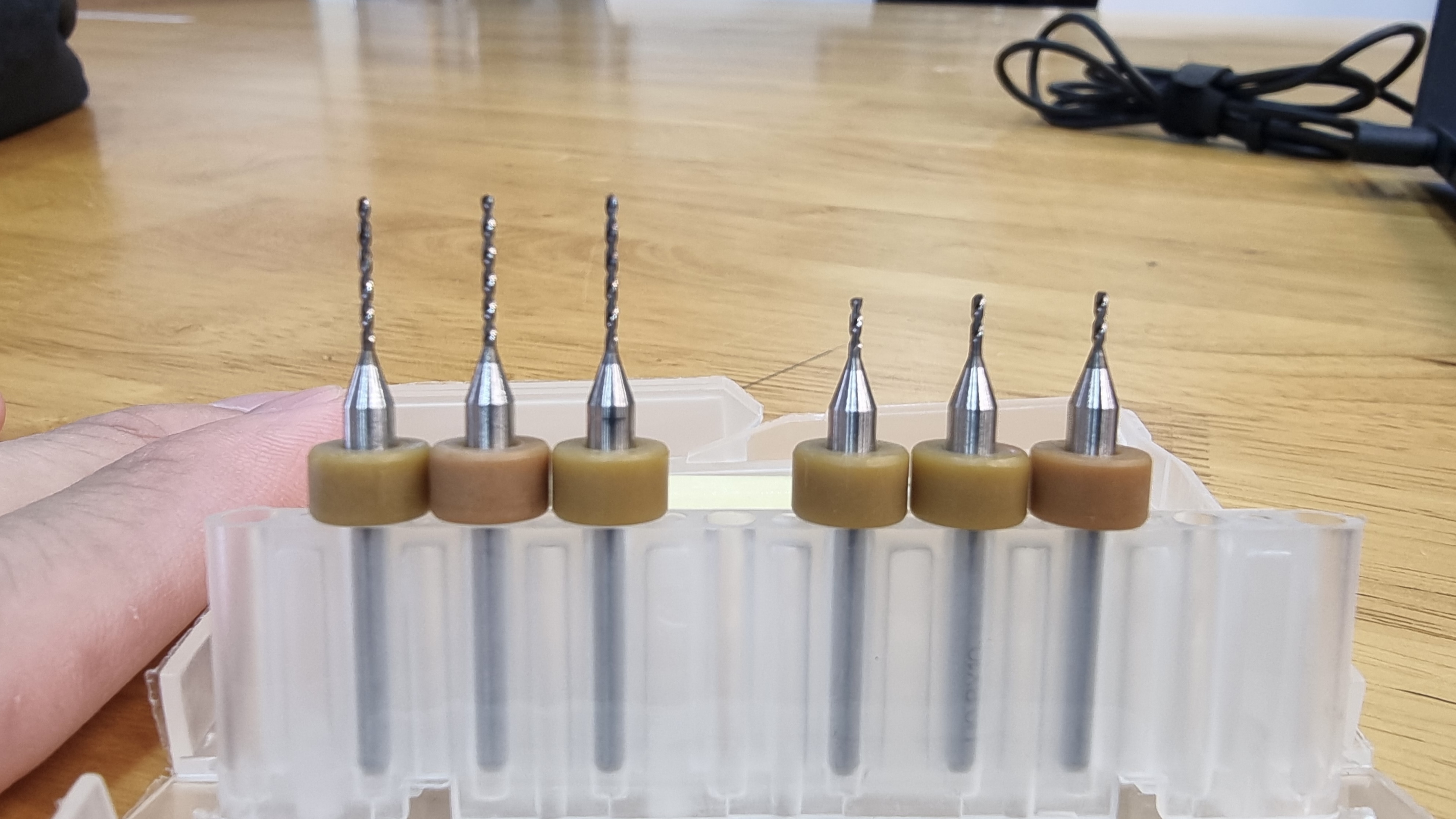 Flat drill bit